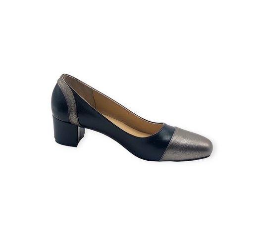 Ladies leather court shoe LS16