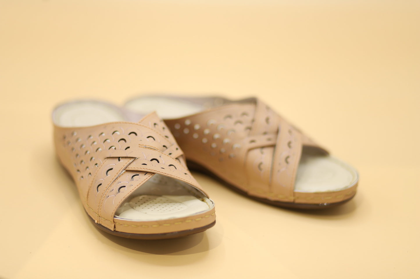 Rexine Chappal Design RZ804