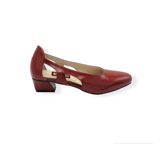 Ladies Leather Court shoe LS26