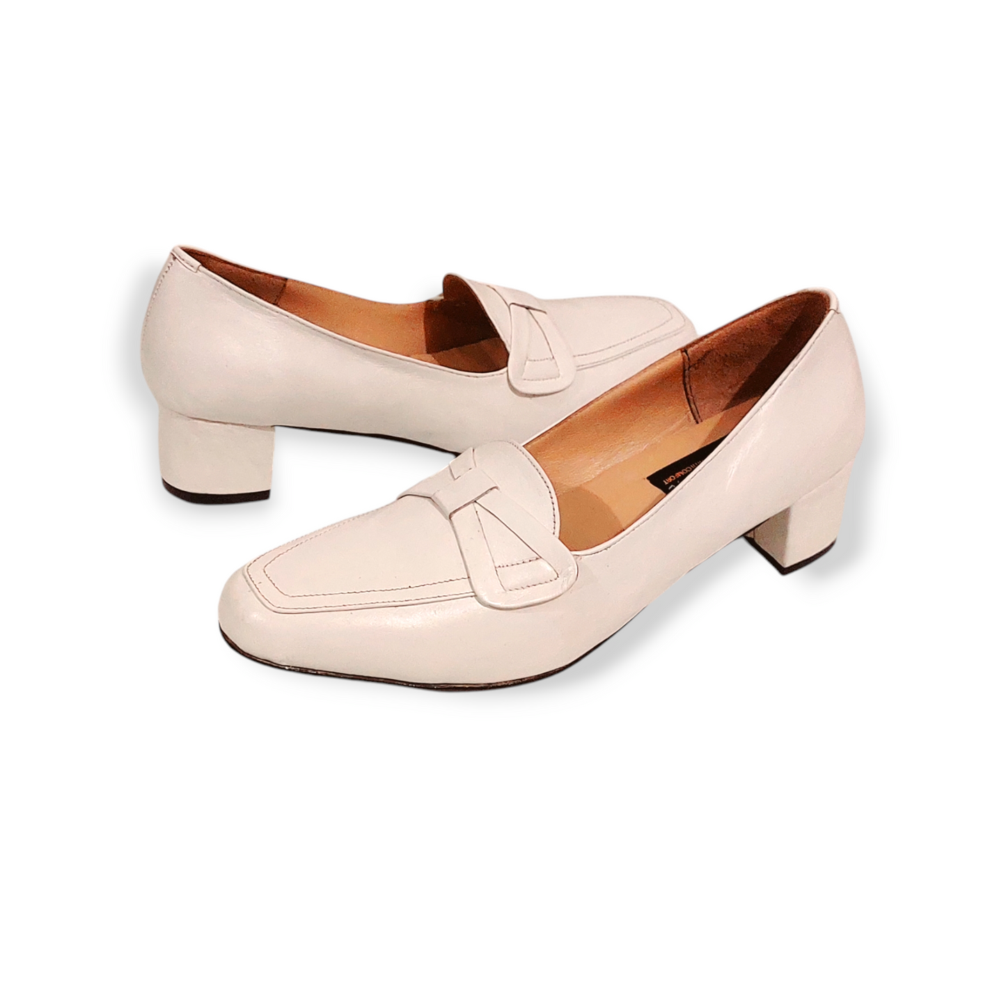 Ladies leather court shoe LS06