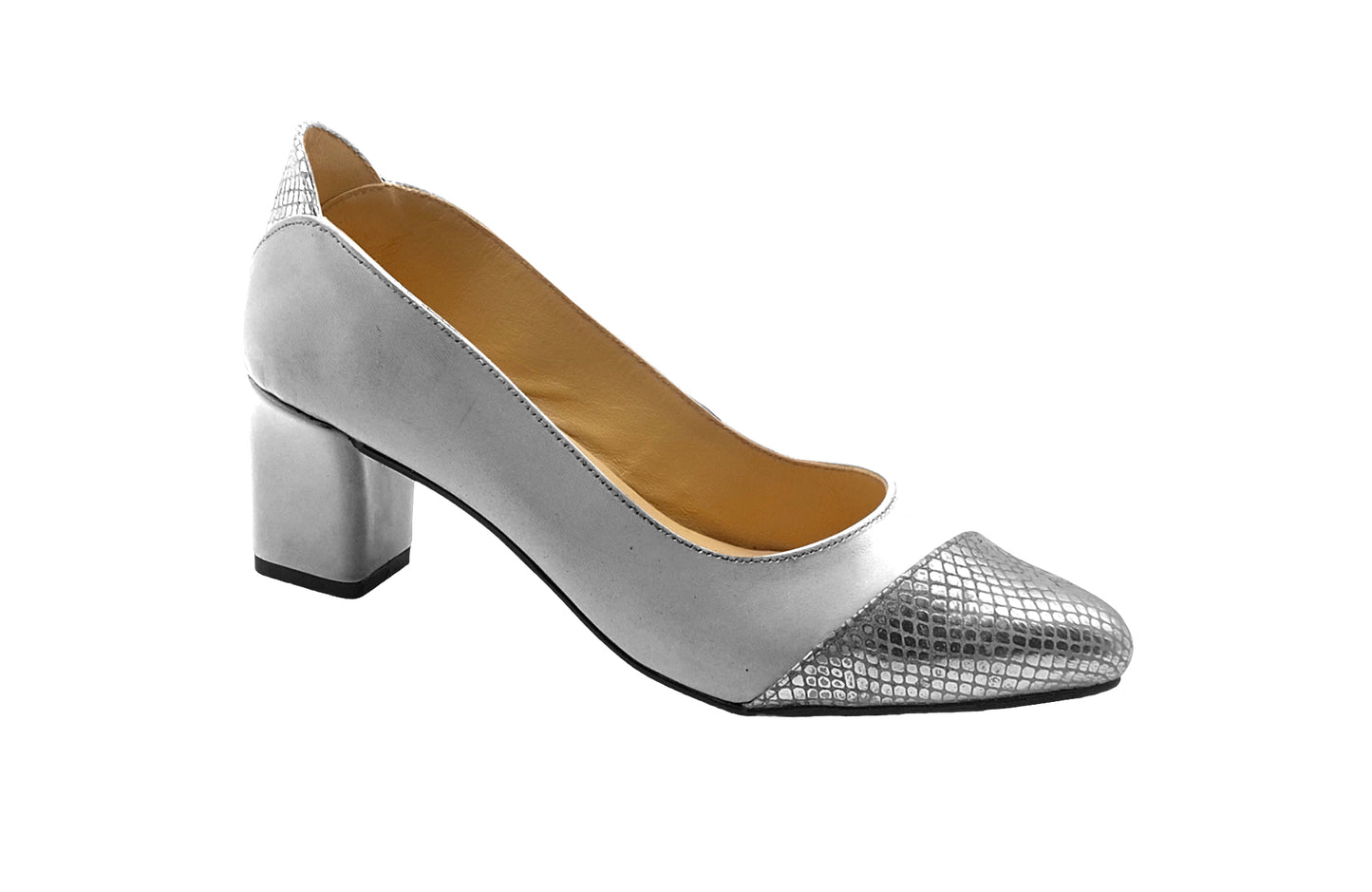 Ladies leather court shoe LS24