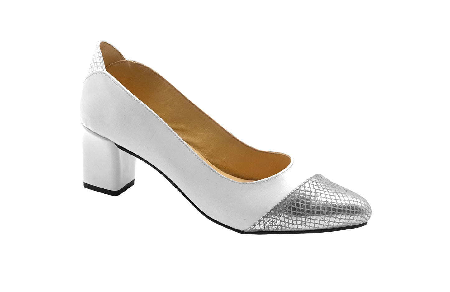 Ladies leather court shoe LS24