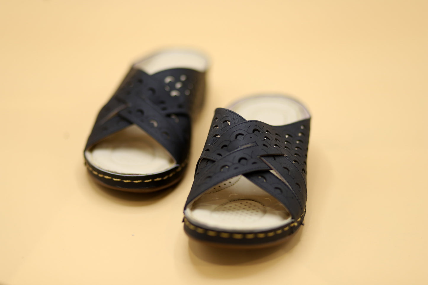 Rexine Chappal Design RZ804