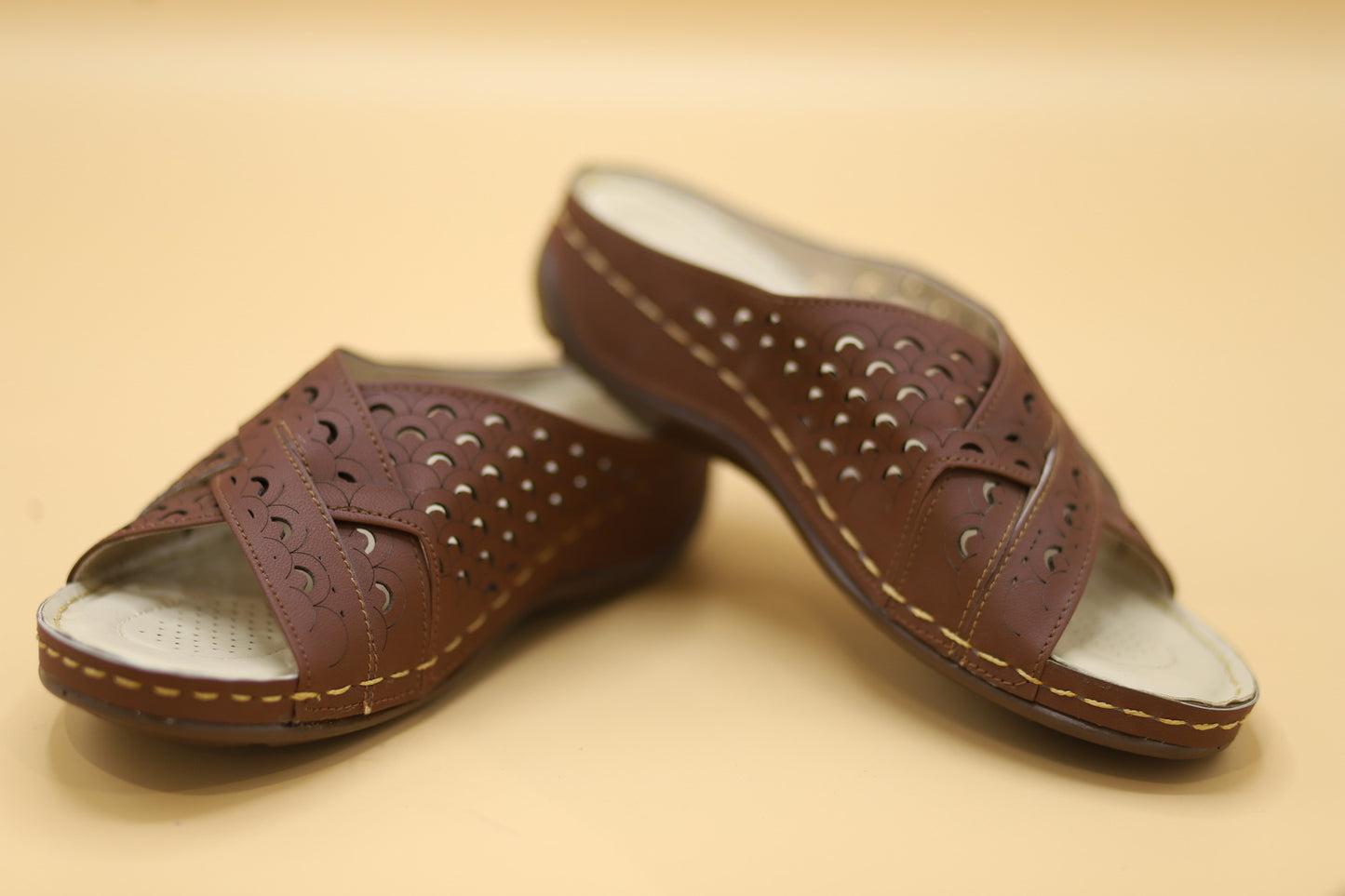 Rexine Chappal Design RZ804